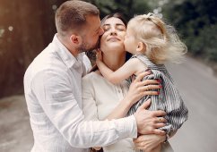 Кто важнее: Мама или Папа? Роль родителей в развитии детей