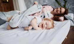 Стоит ли детей спать вместе с родителями?