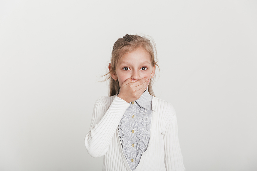 Застенчивость у ребенка: причины и как помочь